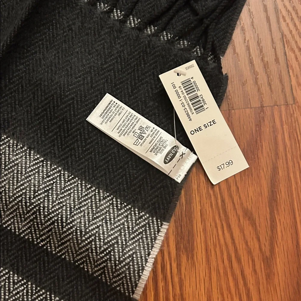 Old Navy Men's Scarf